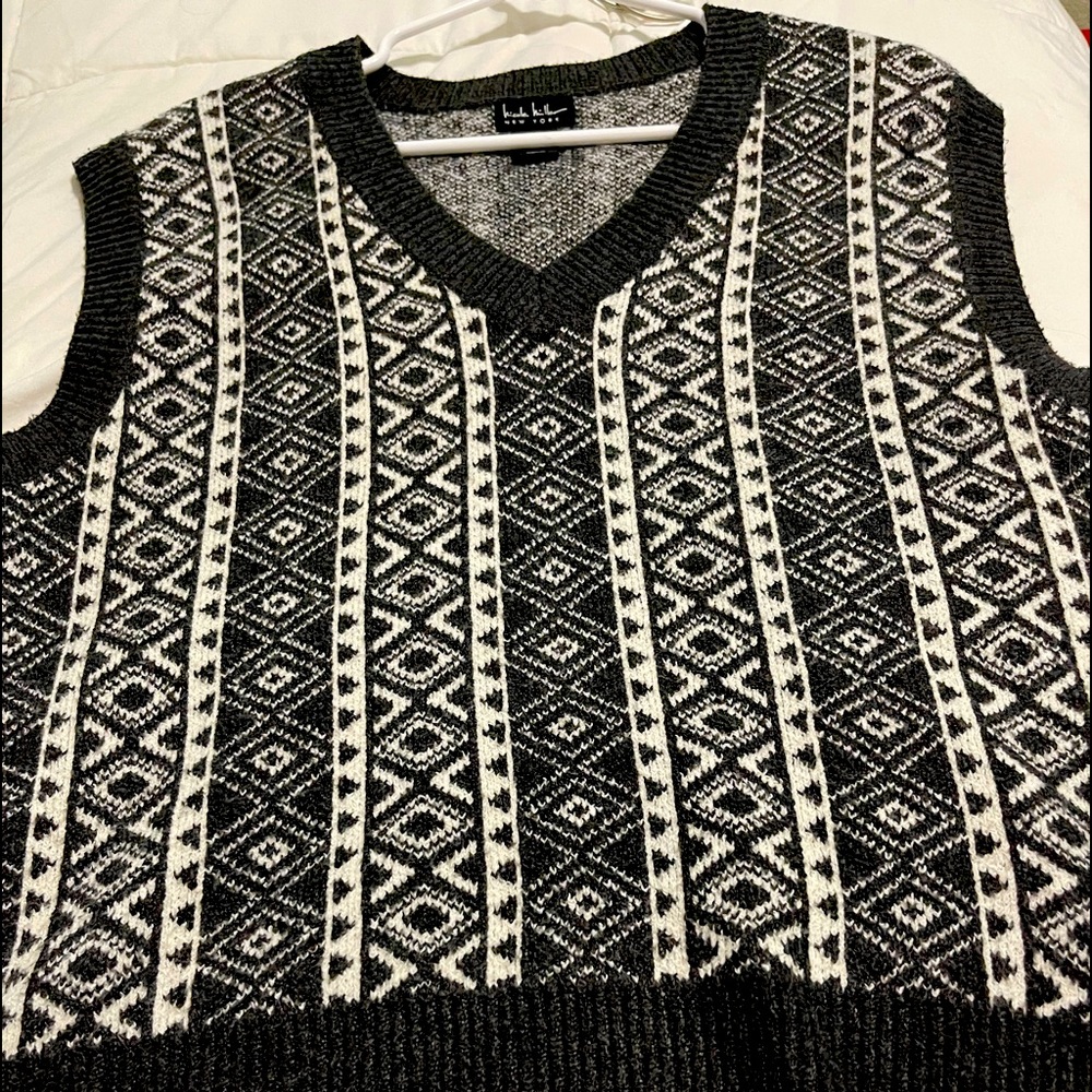 Sweater vest